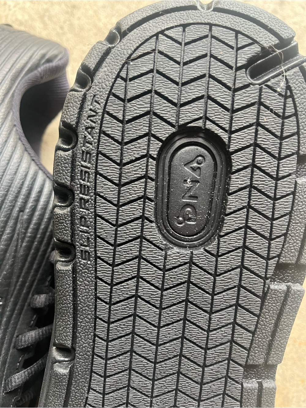 Brooks Men's Black Athletic Lace-Up Sneakers - Picture 5 of 9